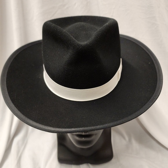 Black and White Fedora - Picture 4 of 10